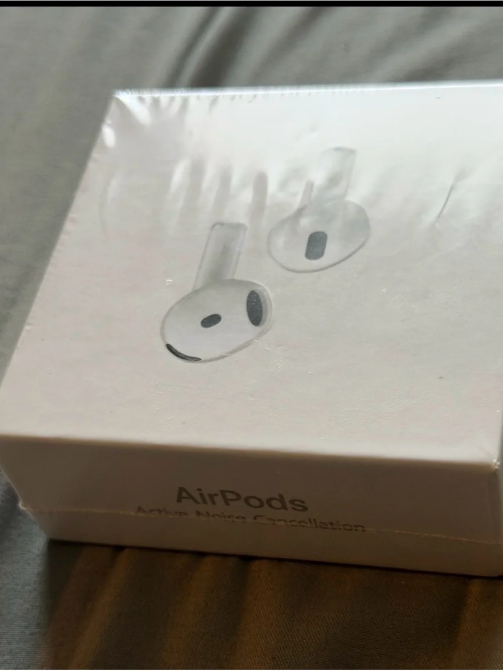 Apple White AirPods with Active Noise Cancellation